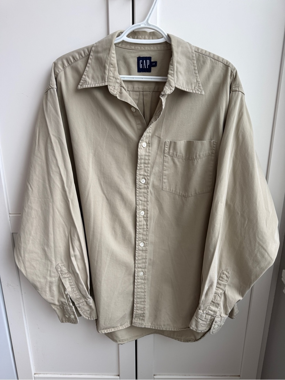 Vintage GAP Khaki Cotton Button Down Size L 90s Minimalist Cabincore Dadcore